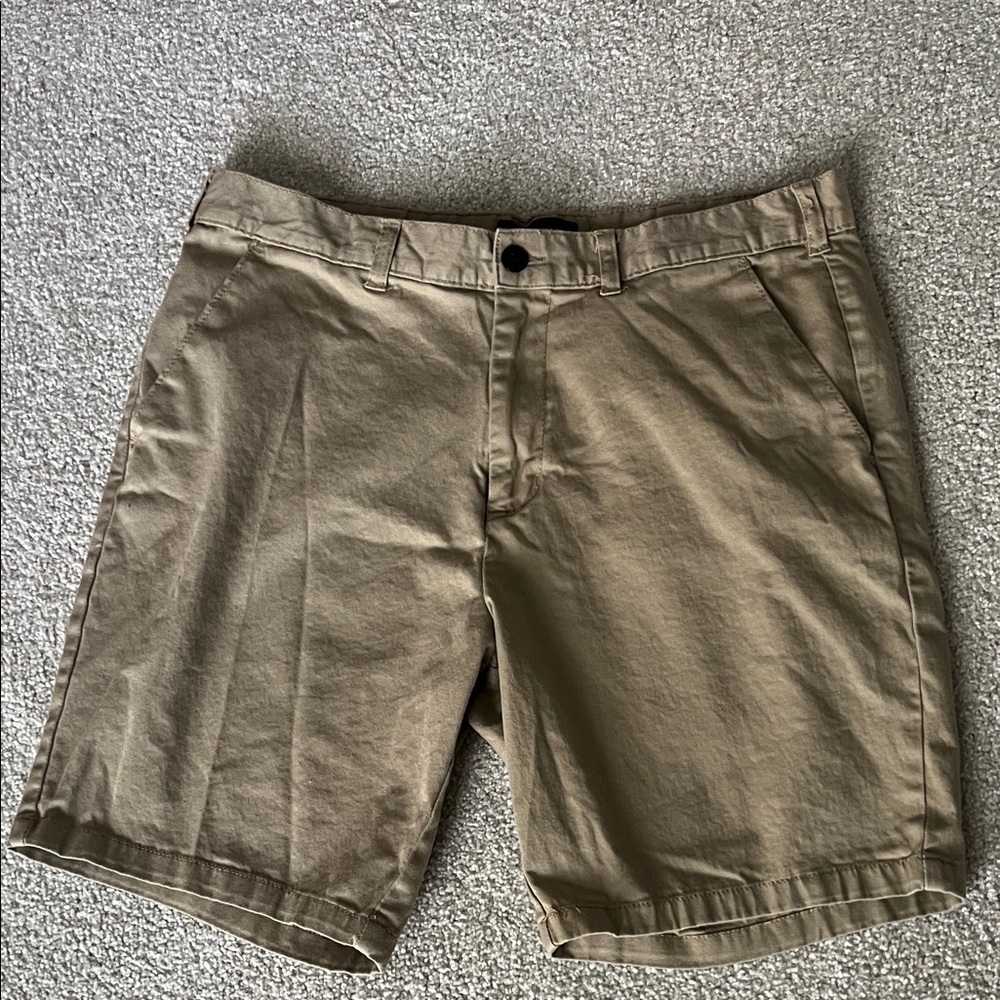PacSun Men's Khaki Flat Front Shorts size 34
